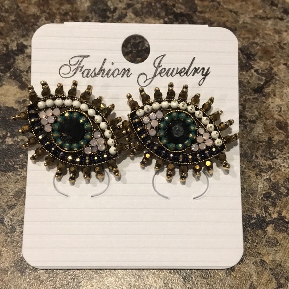 Jewelry - Stud Earrings Rhinestone devil eyes💗